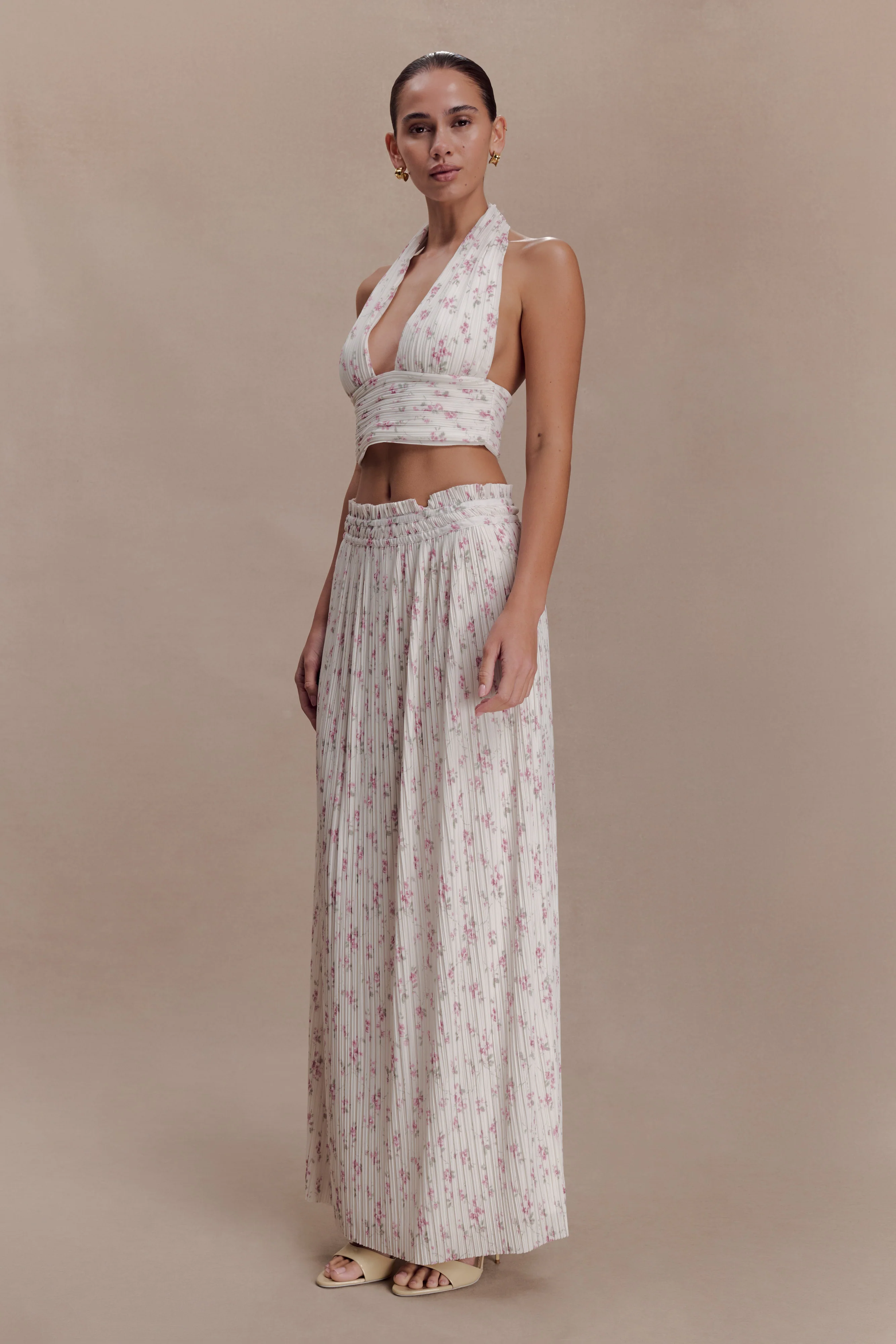 Amaris Sleeveless Plisse Halter Top - Floral Ditsy Print - Image 5