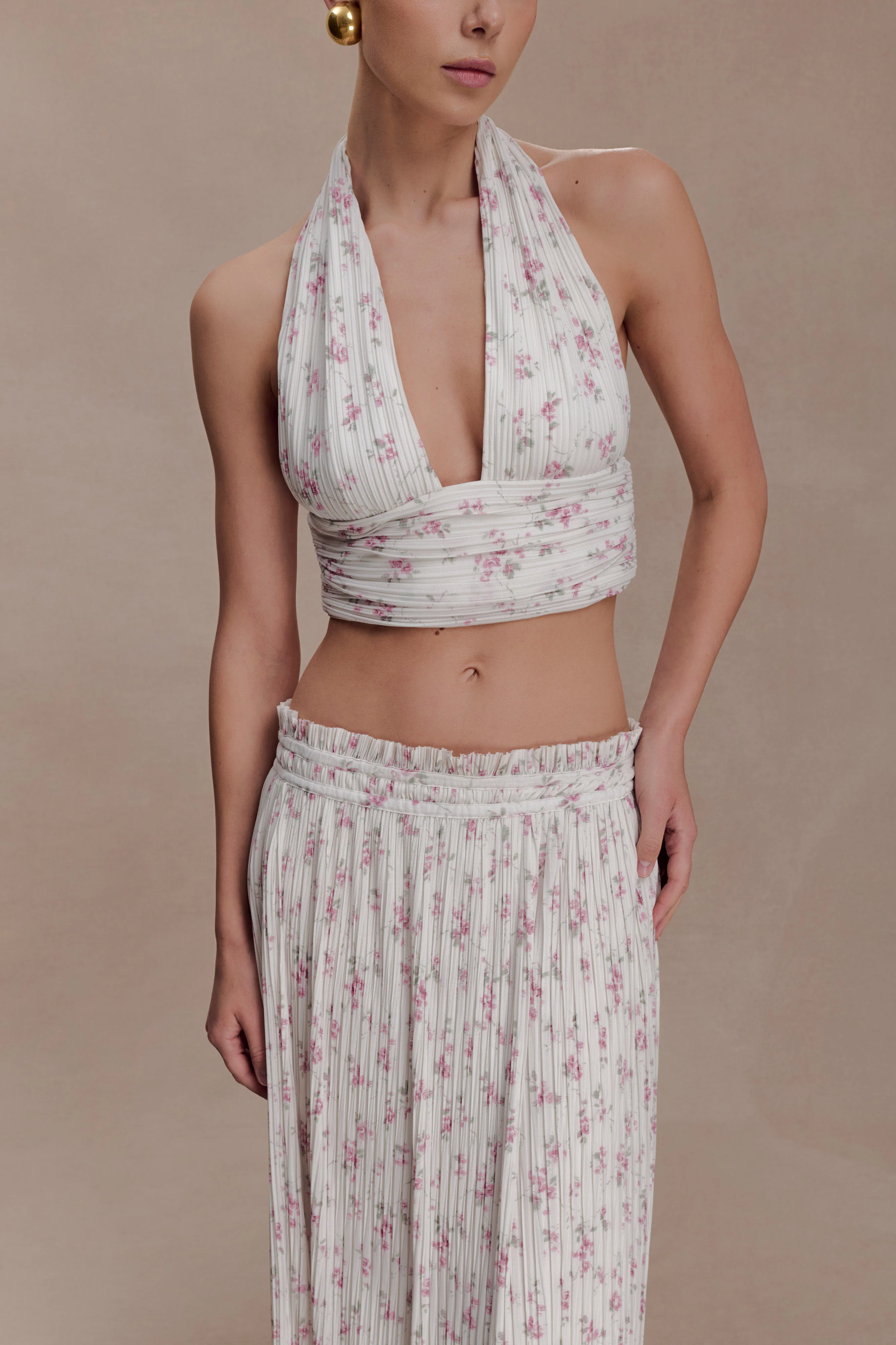 Amaris Sleeveless Plisse Halter Top - Floral Ditsy Print - Image 9