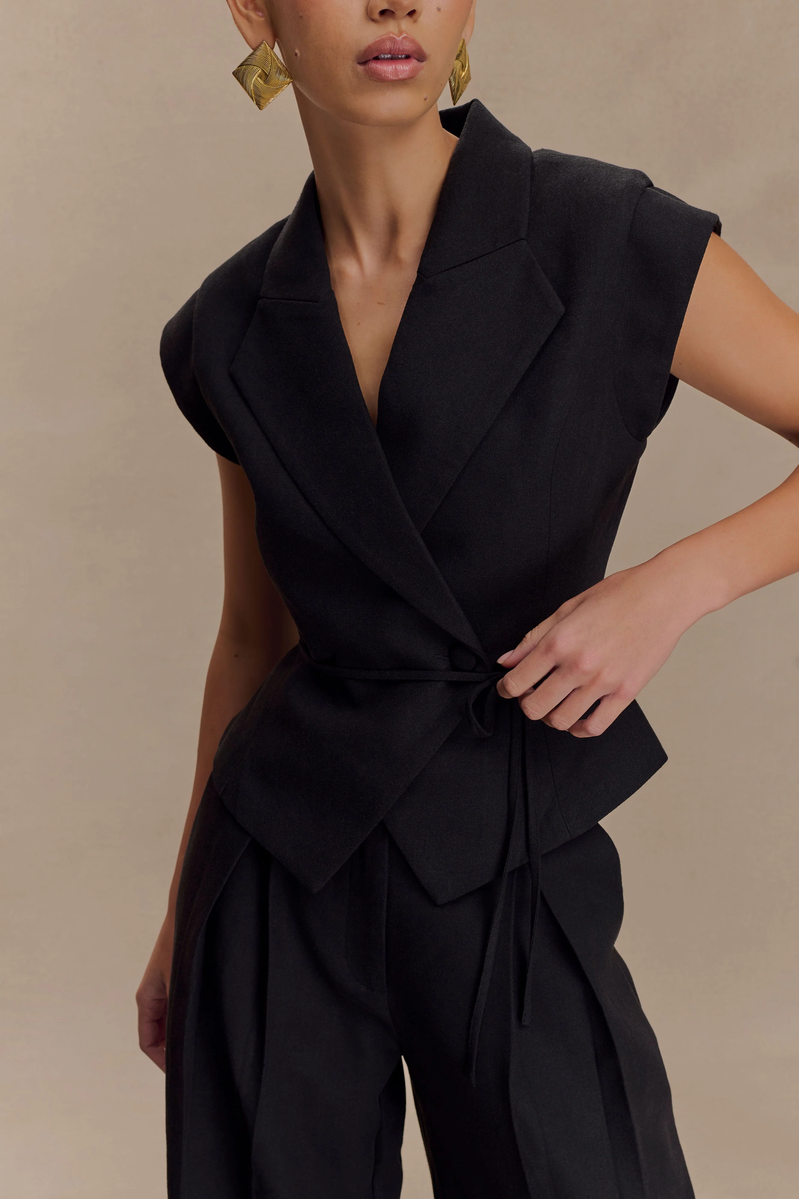 Andina Shortsleeve Linen Top - Black - Image 6