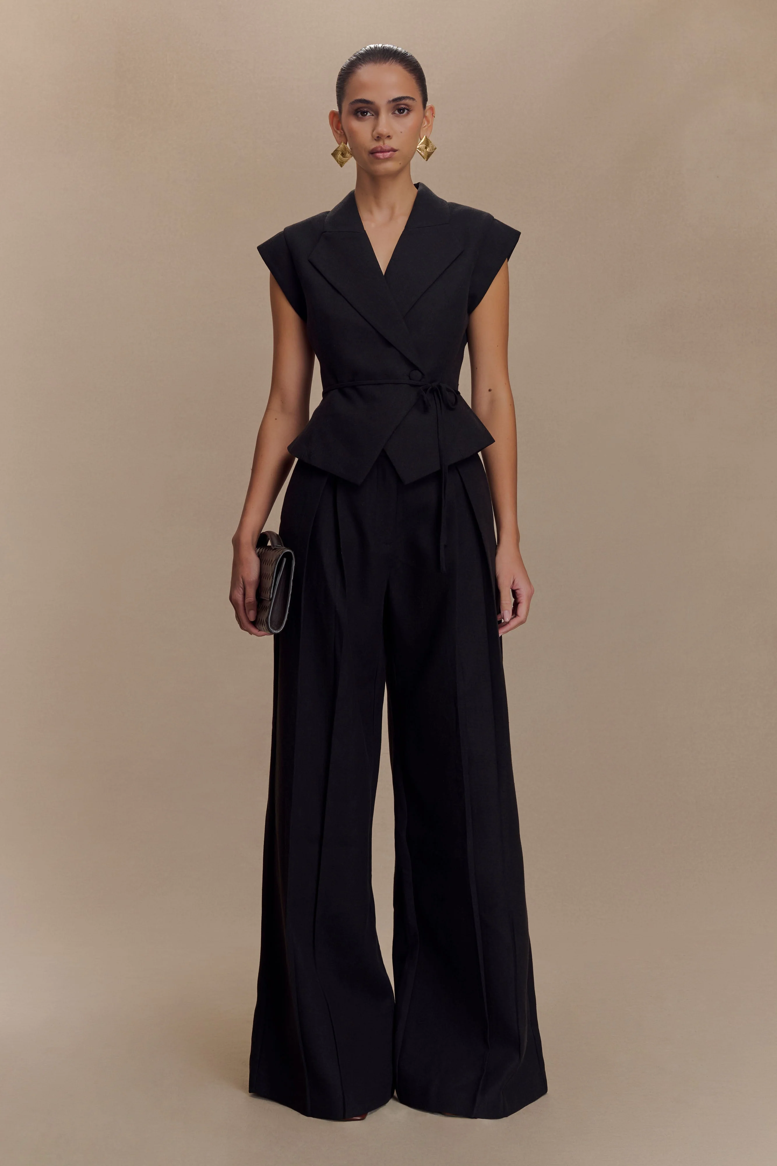 Andina Shortsleeve Linen Top - Black - Image 7