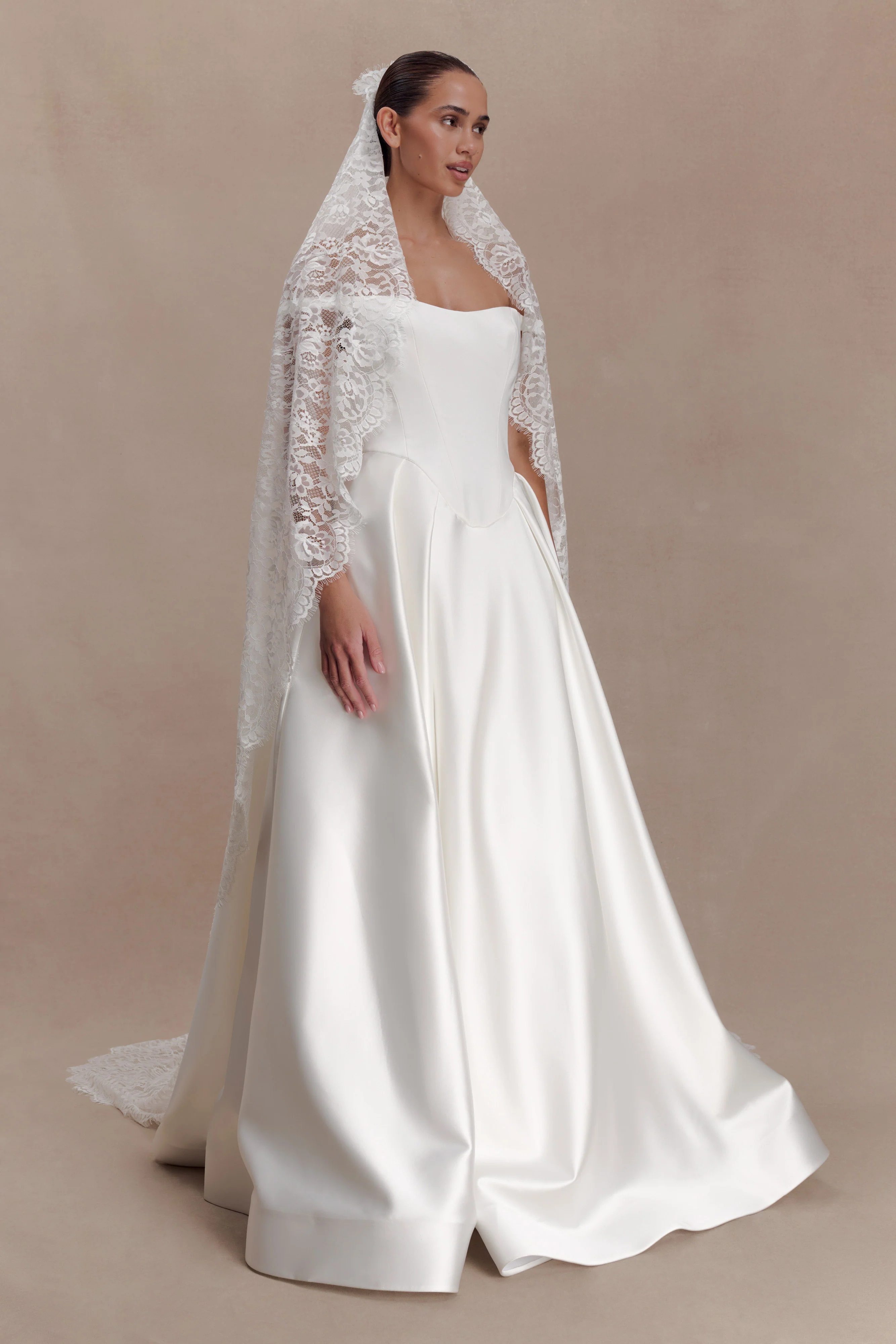 Cassia Lace Trim Veil - White - Image 4