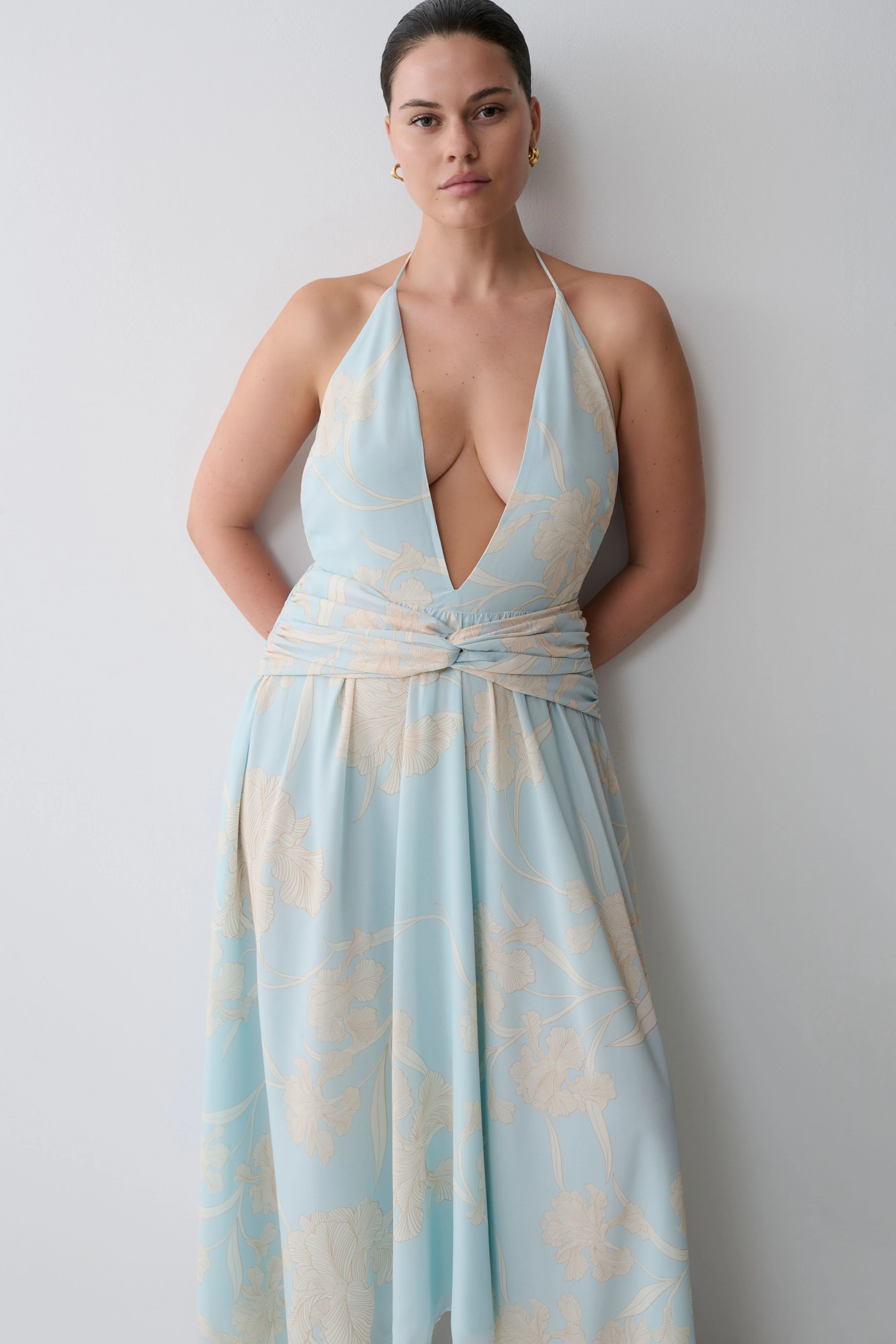 Cyra Plunge Chiffon Midi Dress - Blue Floral Print - Image 3