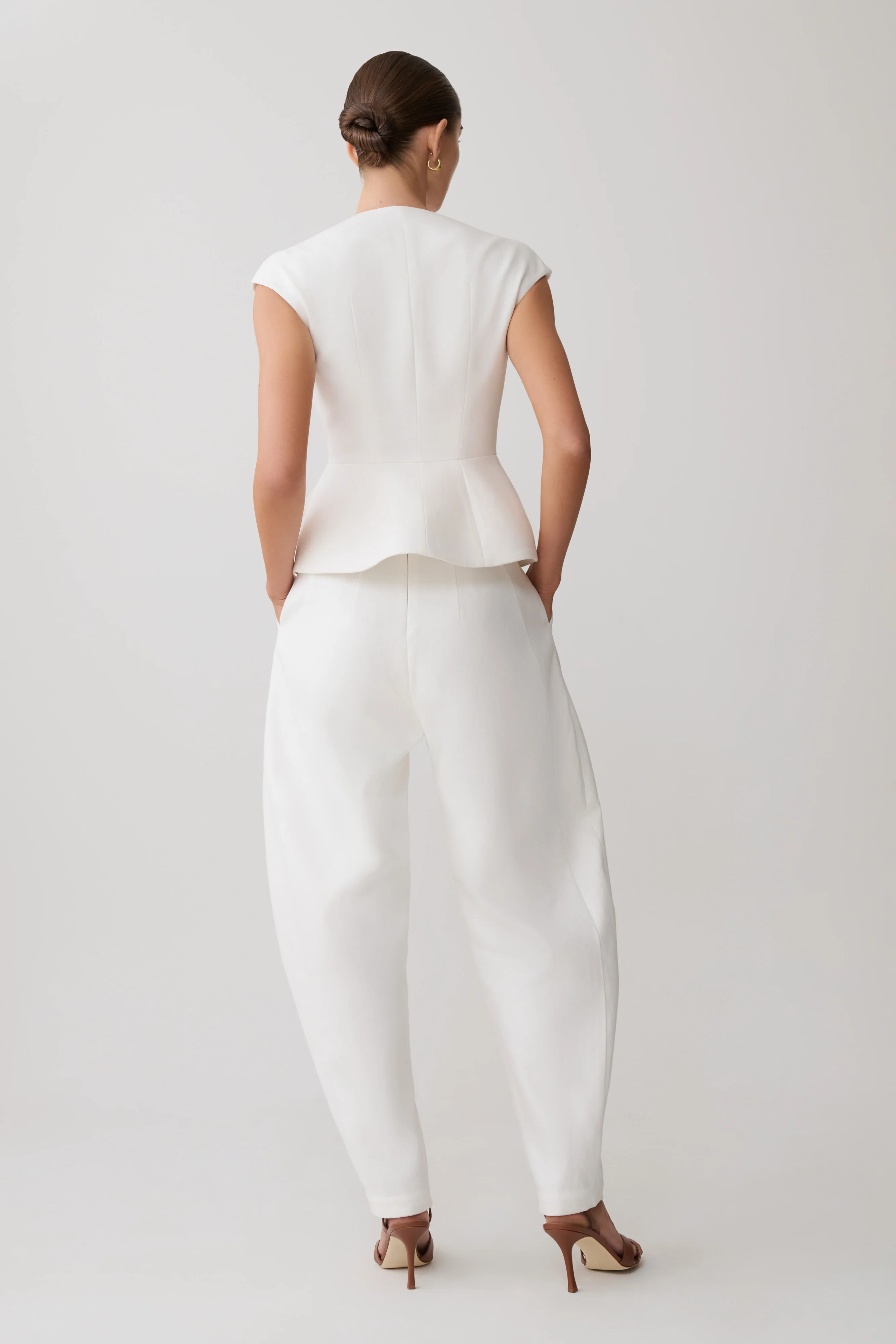 Oriana Linen Oversize Pants - White - Image 2