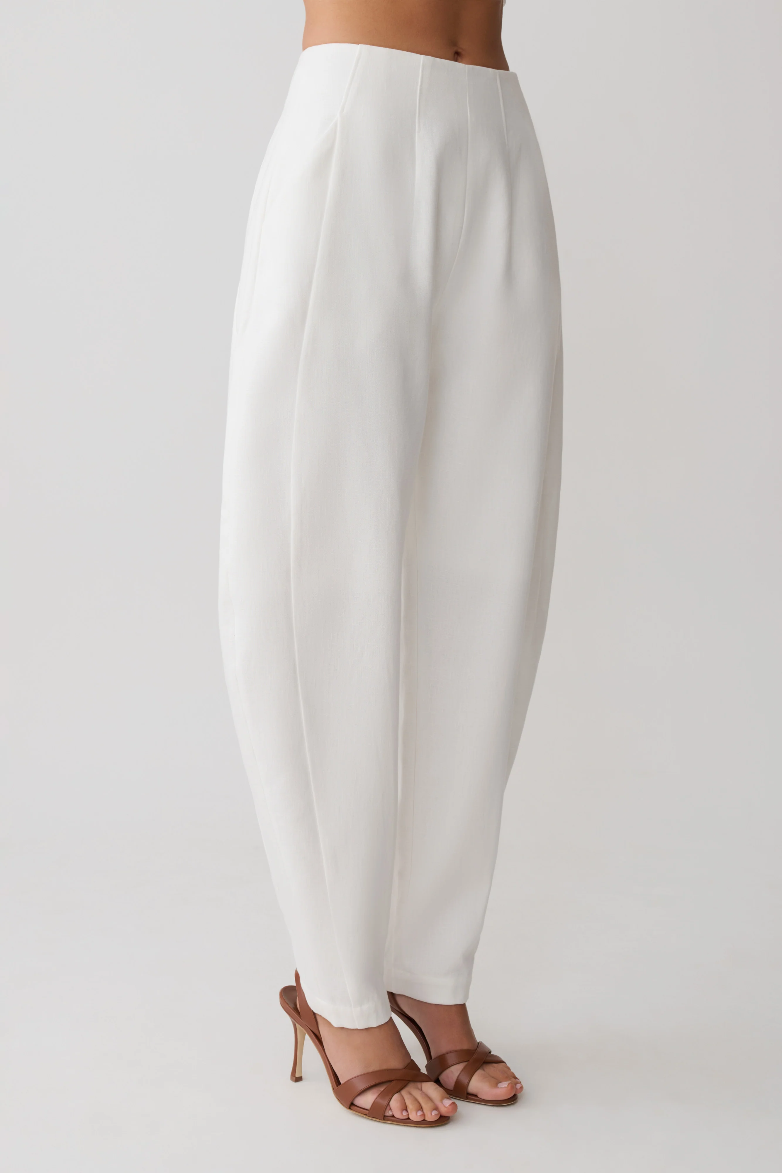 Oriana Linen Oversize Pants - White - Image 4