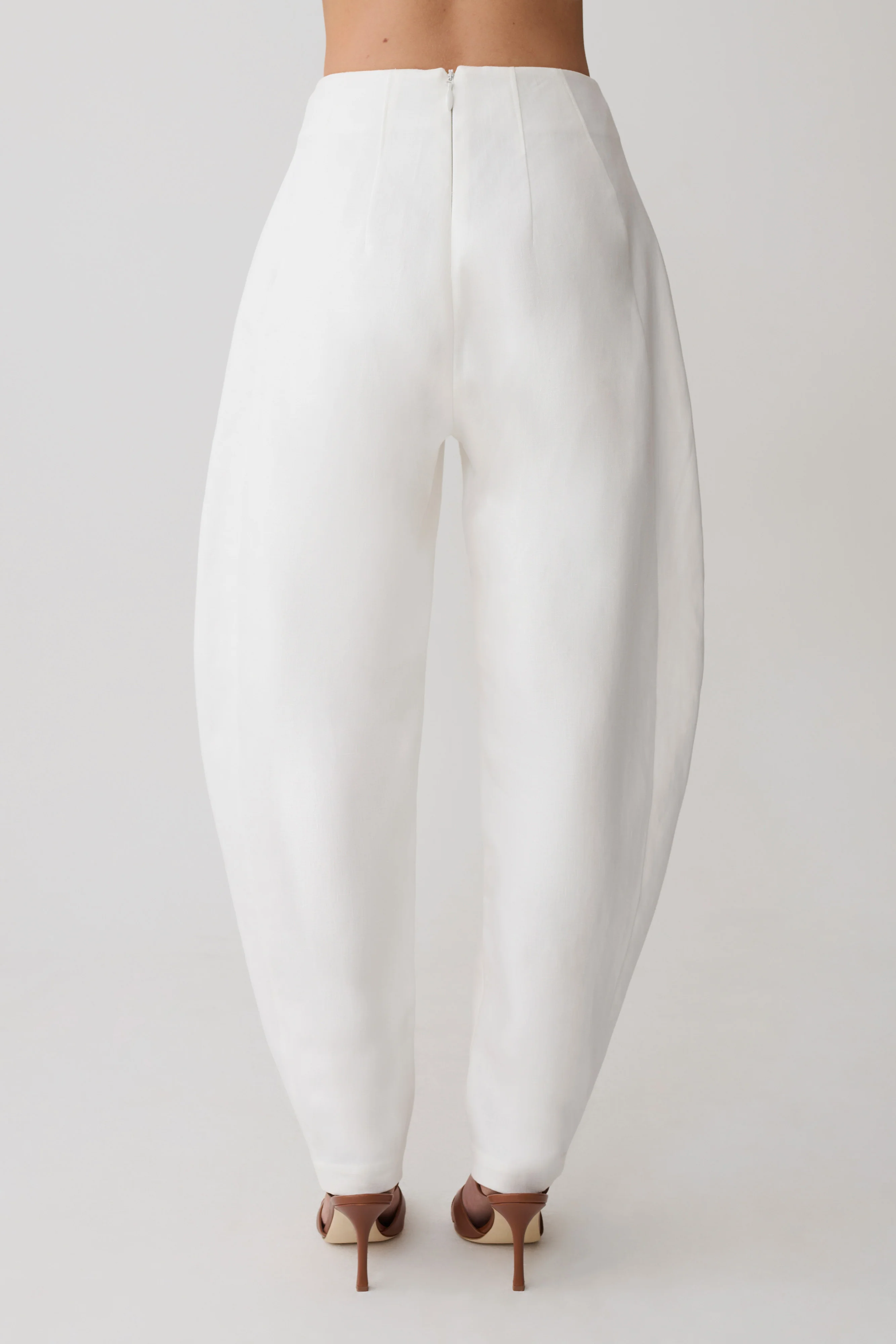 Oriana Linen Oversize Pants - White - Image 5