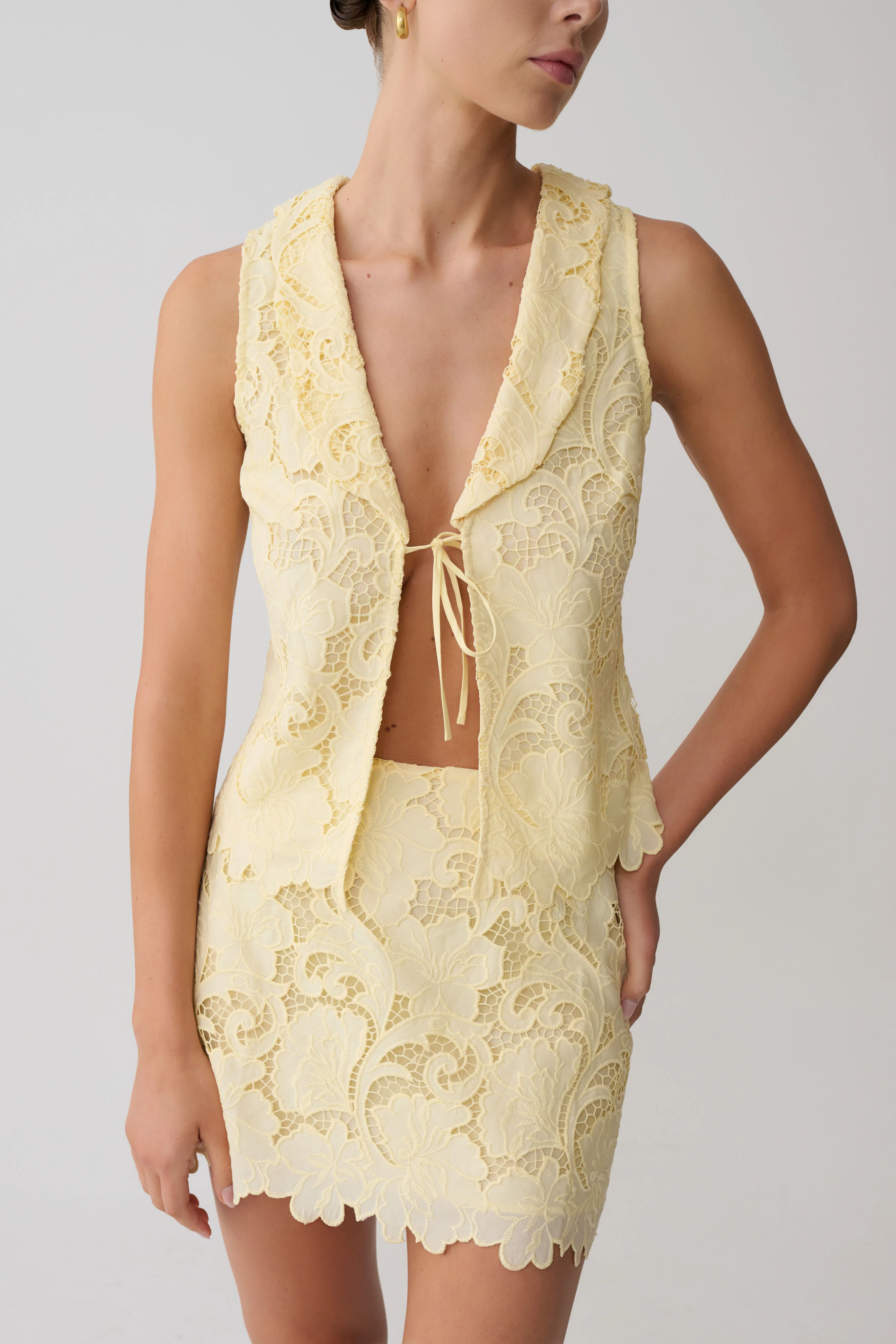 Tessa Broderie Tie Front Sleeveless Top - Lemon - Image 3
